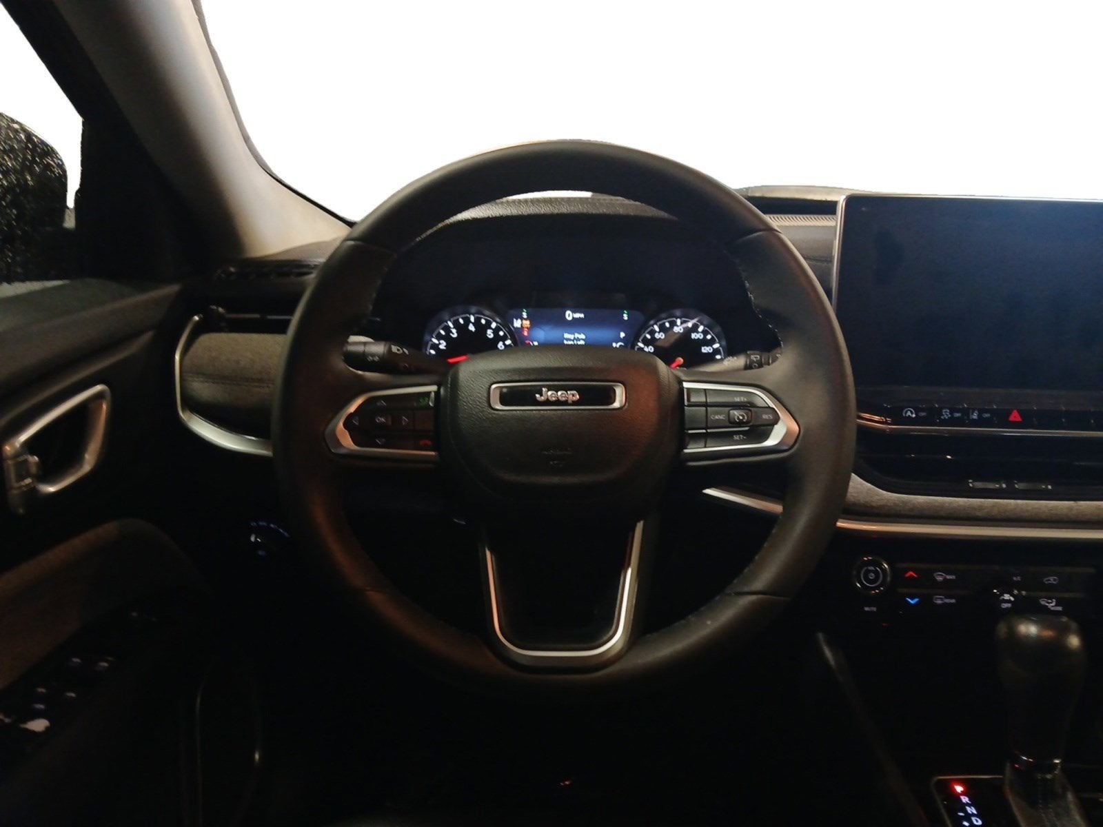 2022 Jeep Compass Latitude W/ REARVIEW CAMERA & KEYLESS ENTRY