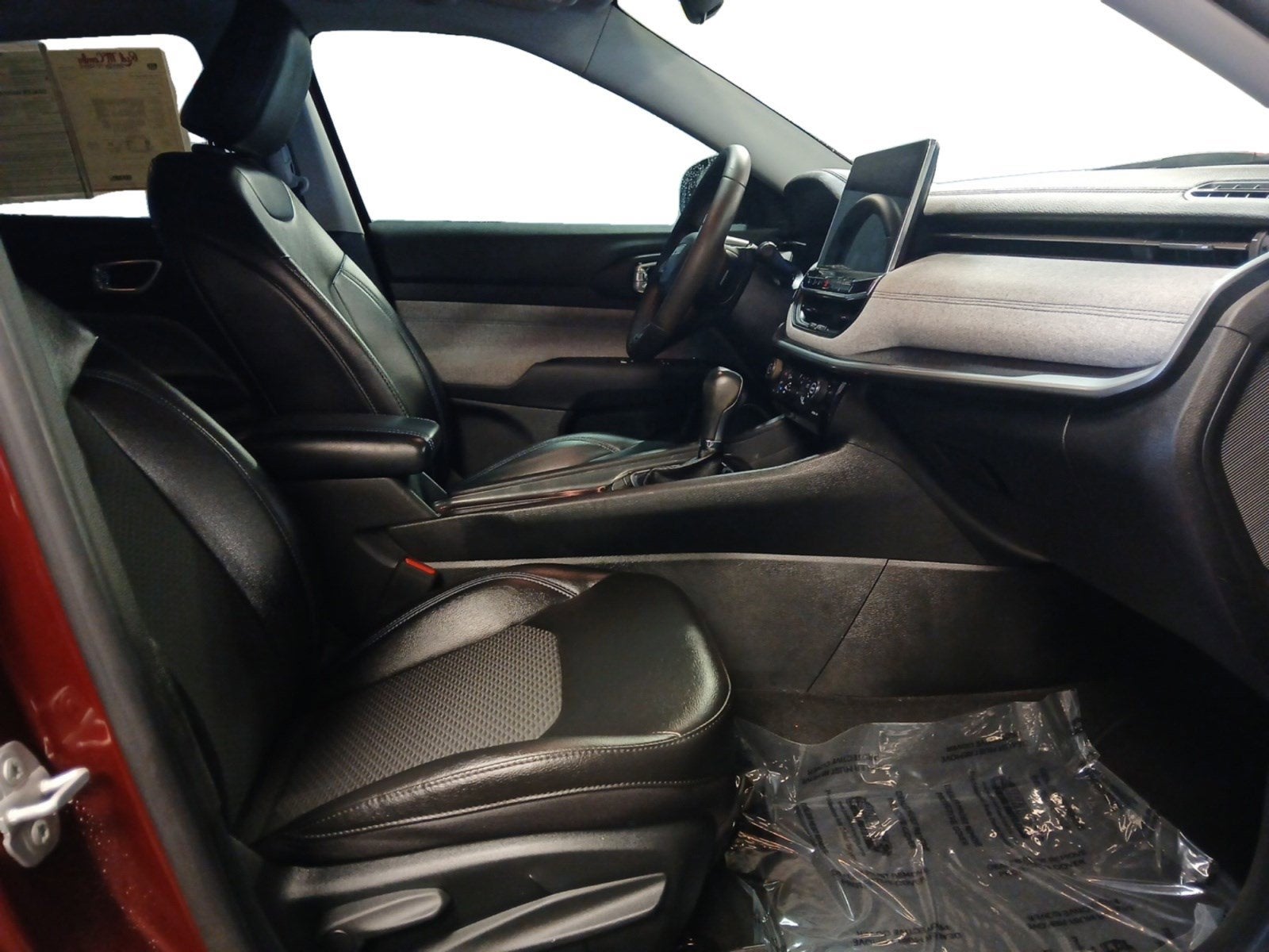 2022 Jeep Compass Latitude W/ REARVIEW CAMERA & KEYLESS ENTRY