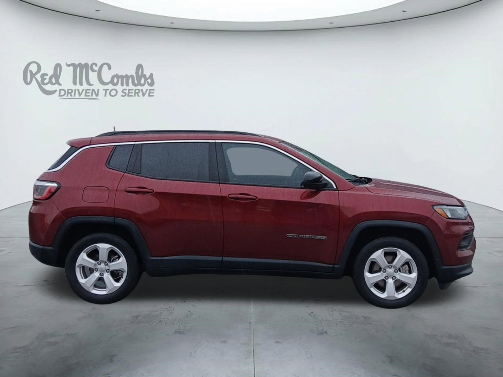 2022 Jeep Compass Latitude W/ REARVIEW CAMERA & KEYLESS ENTRY