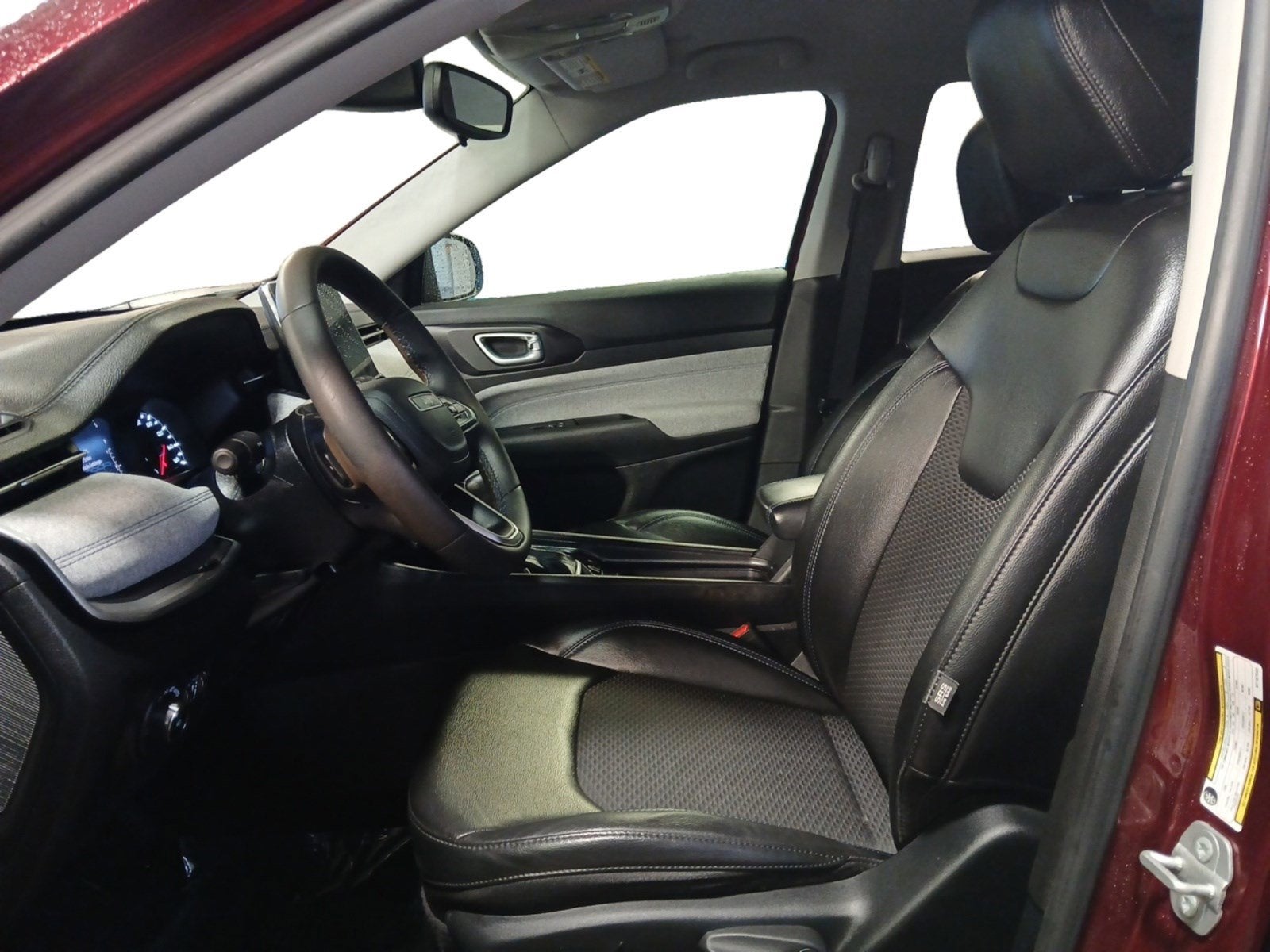 2022 Jeep Compass Latitude W/ REARVIEW CAMERA & KEYLESS ENTRY