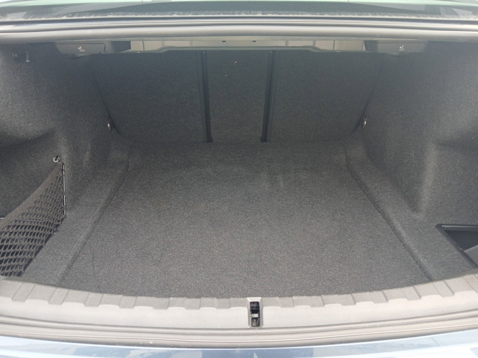 2025 BMW 3 Series 330i W/ MOONROOF & HEATED FRONT SEATS