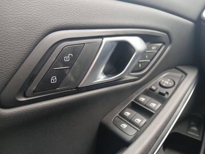 2025 BMW 3 Series 330i W/ MOONROOF & HEATED FRONT SEATS