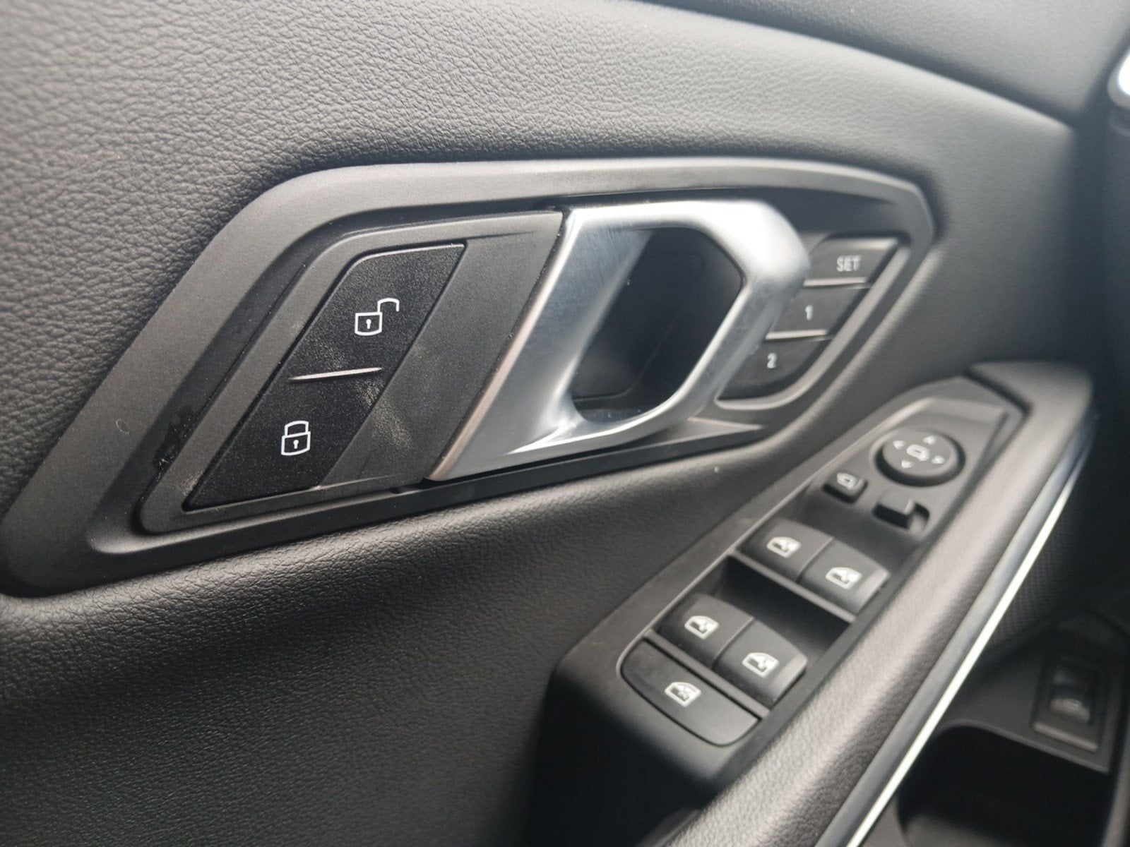 2025 BMW 3 Series 330i W/ MOONROOF & HEATED FRONT SEATS