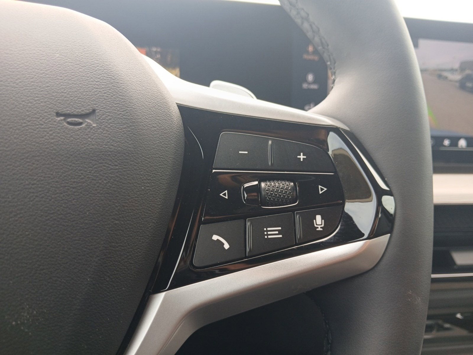 2025 BMW 3 Series 330i W/ MOONROOF & HEATED FRONT SEATS