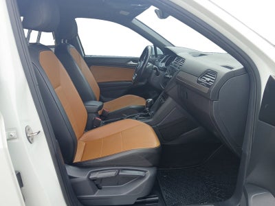 2018 Volkswagen Tiguan 2.0T SEL W/ BACK-UP CAMERA & LEATHERETTE SEATS