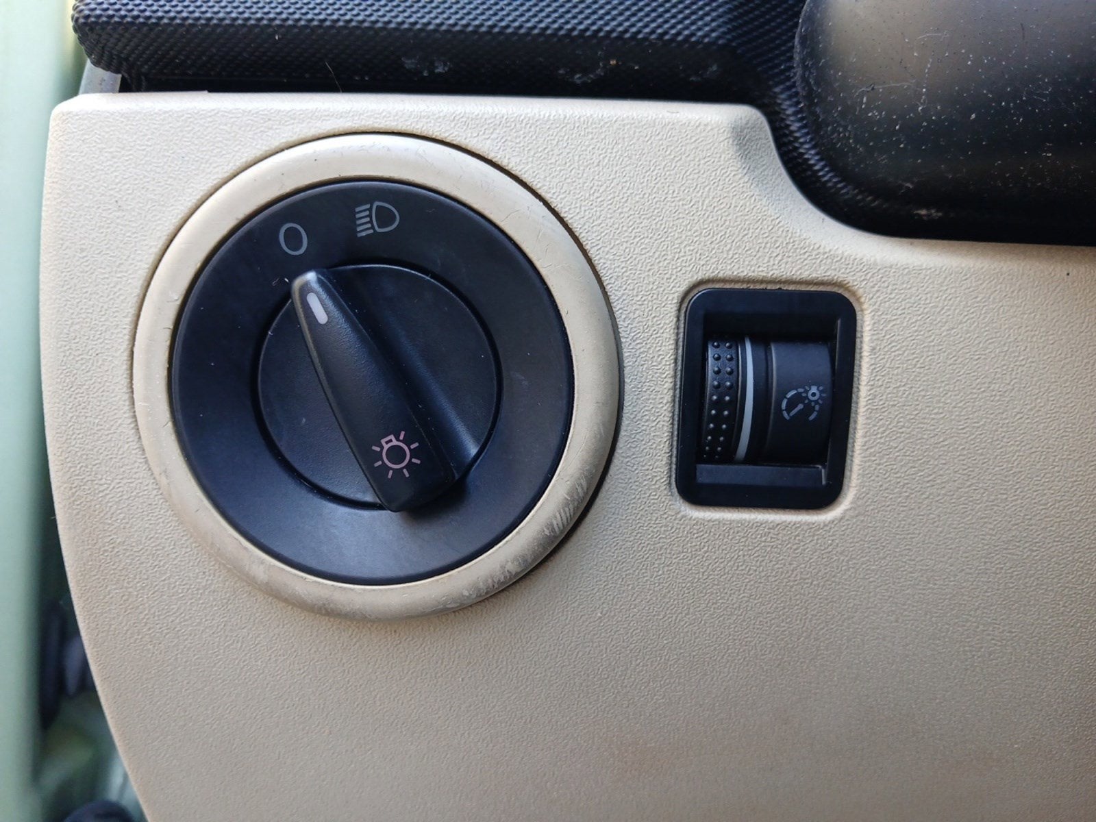 2007 Volkswagen New Beetle Coupe 2.5L