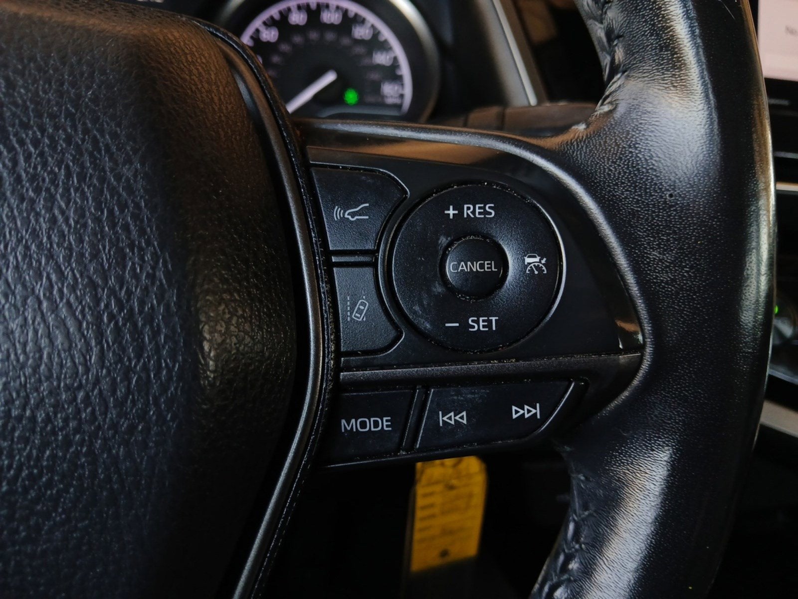 2022 Toyota Camry SE W/ BACK-UP CAMERA & ADAPTIVE CRUISE CONTROL