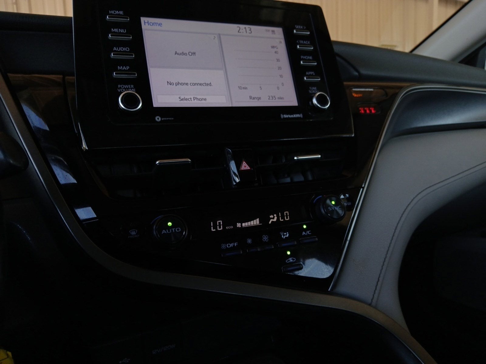 2022 Toyota Camry SE W/ BACK-UP CAMERA & ADAPTIVE CRUISE CONTROL