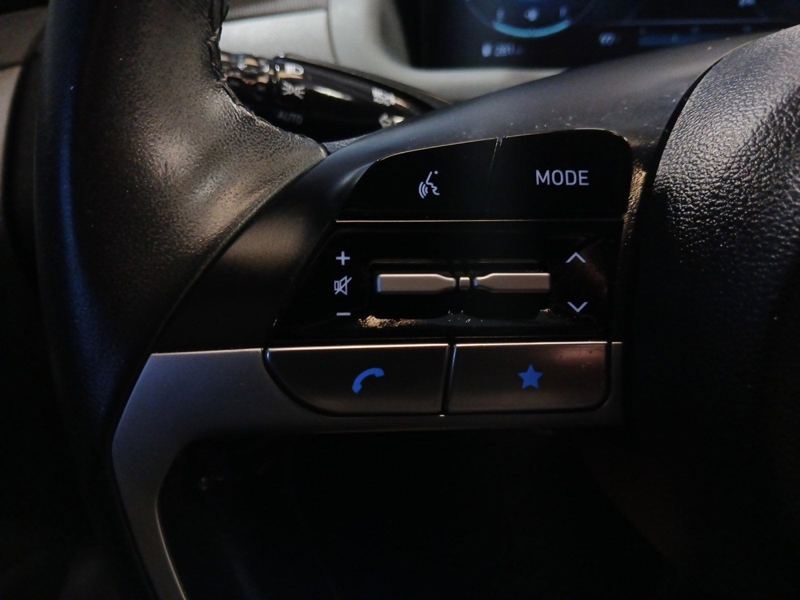 2024 Hyundai Tucson SEL CONVENIENCE W/ POWER SUNROOF & 19" ALLOY WHEELS