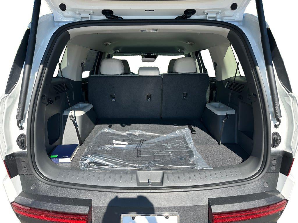 2027 Hyundai Santa Fe SE