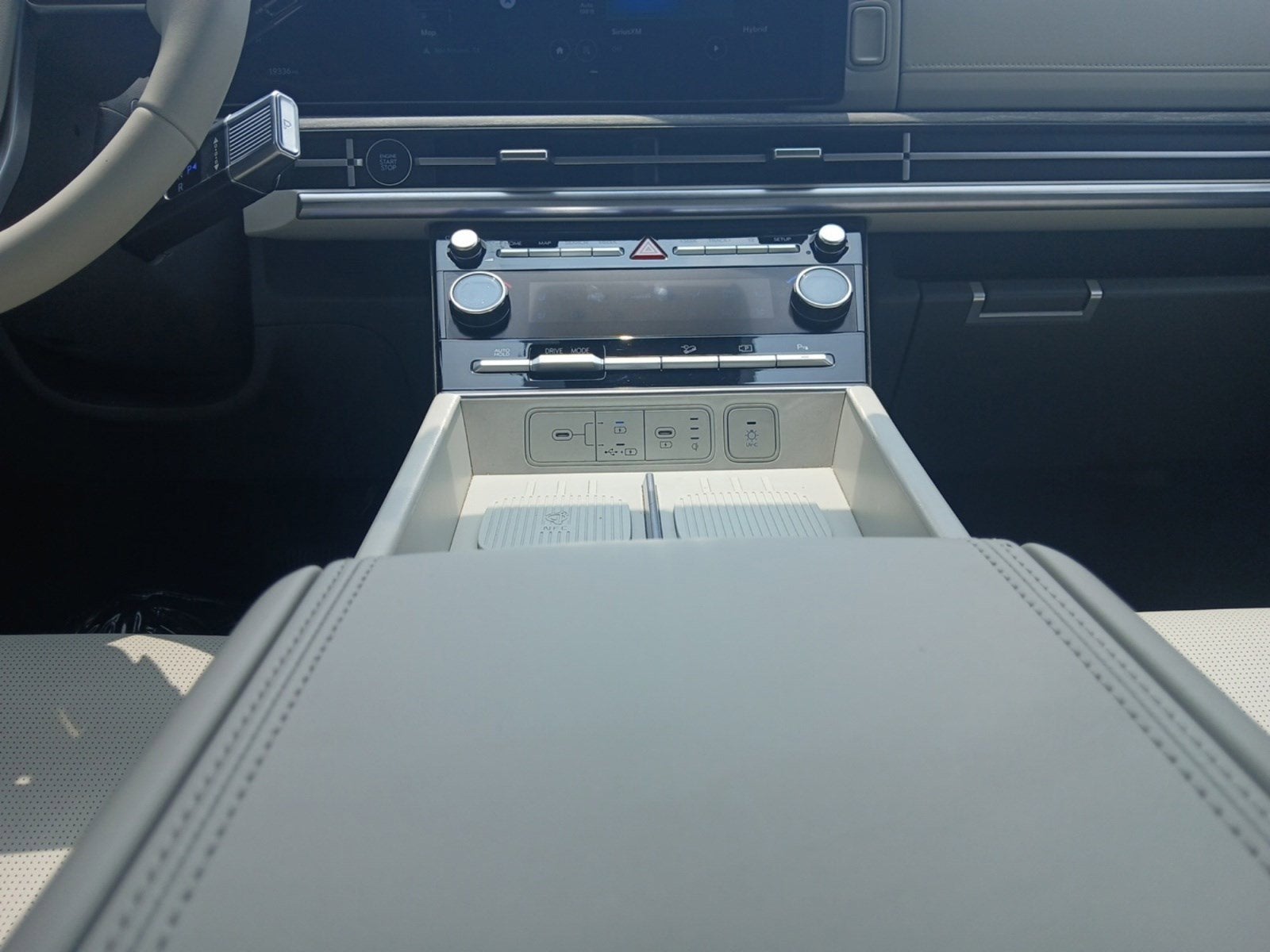 2025 Hyundai Santa Fe Hybrid Limited 3RD ROW 7 PASSENGER & 2ND ROW BENCH