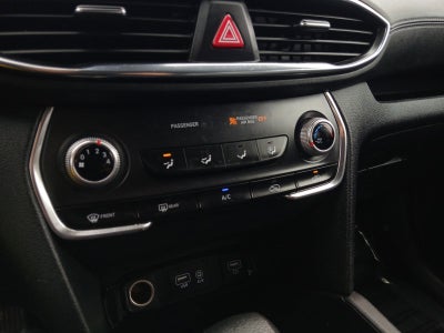 2019 Hyundai Santa Fe SE W/ SMART CRUISE CONTROL & REAR VIEW MONITOR