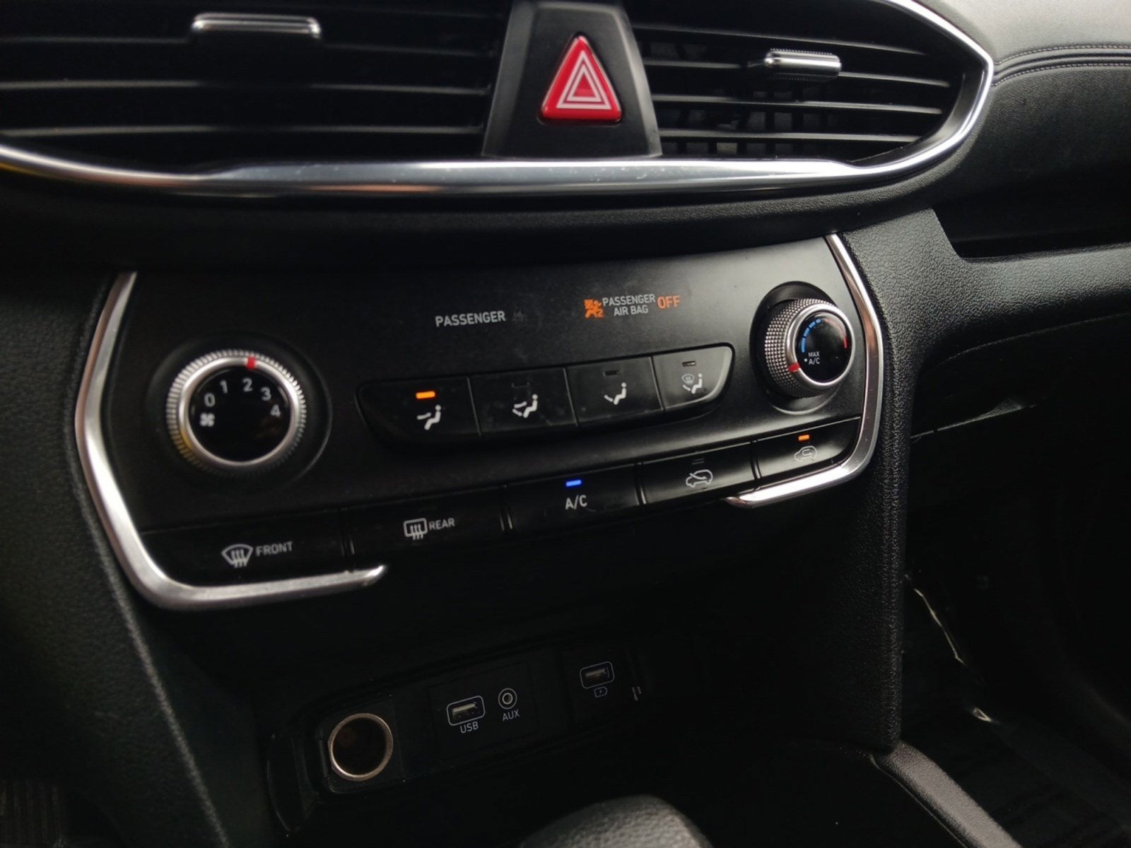 2019 Hyundai Santa Fe SE W/ SMART CRUISE CONTROL & REAR VIEW MONITOR