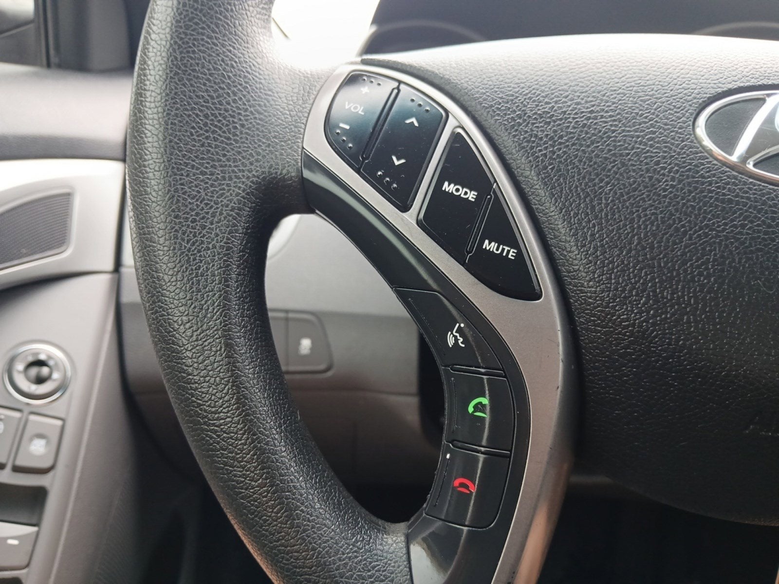 2013 Hyundai Elantra GLS W/ HEATED FRONT SEATS