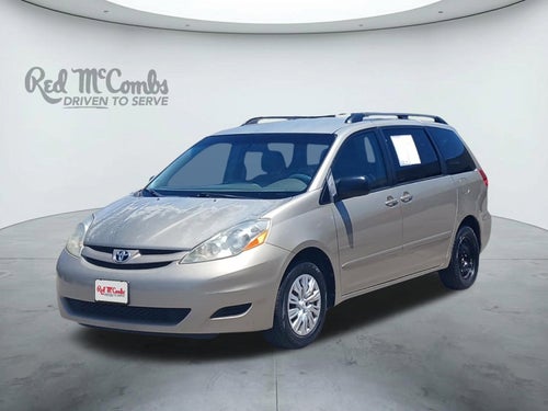 2010 Toyota Sienna LE 3RD ROW 7 PASSENGER & 2ND ROW CAPTAIN CHAIRS