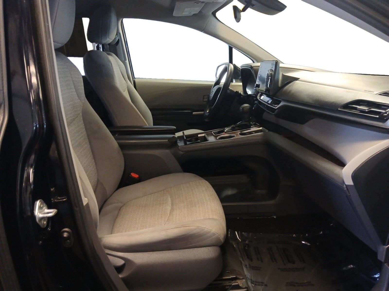 2021 Toyota Sienna LE 8 Passenger