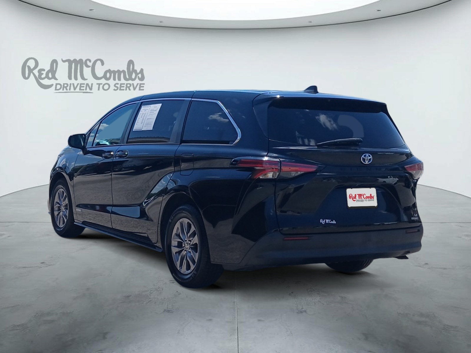 2021 Toyota Sienna LE 8 Passenger