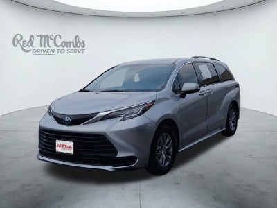 2021 Toyota Sienna LE 8 PASSENGER & AUTO LATCH LIFTGATE
