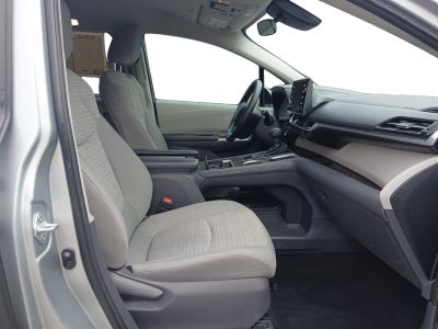 2021 Toyota Sienna LE 8 PASSENGER & AUTO LATCH LIFTGATE