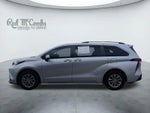 2021 Toyota Sienna LE 8 PASSENGER & AUTO LATCH LIFTGATE