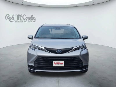 2021 Toyota Sienna LE 8 PASSENGER & AUTO LATCH LIFTGATE