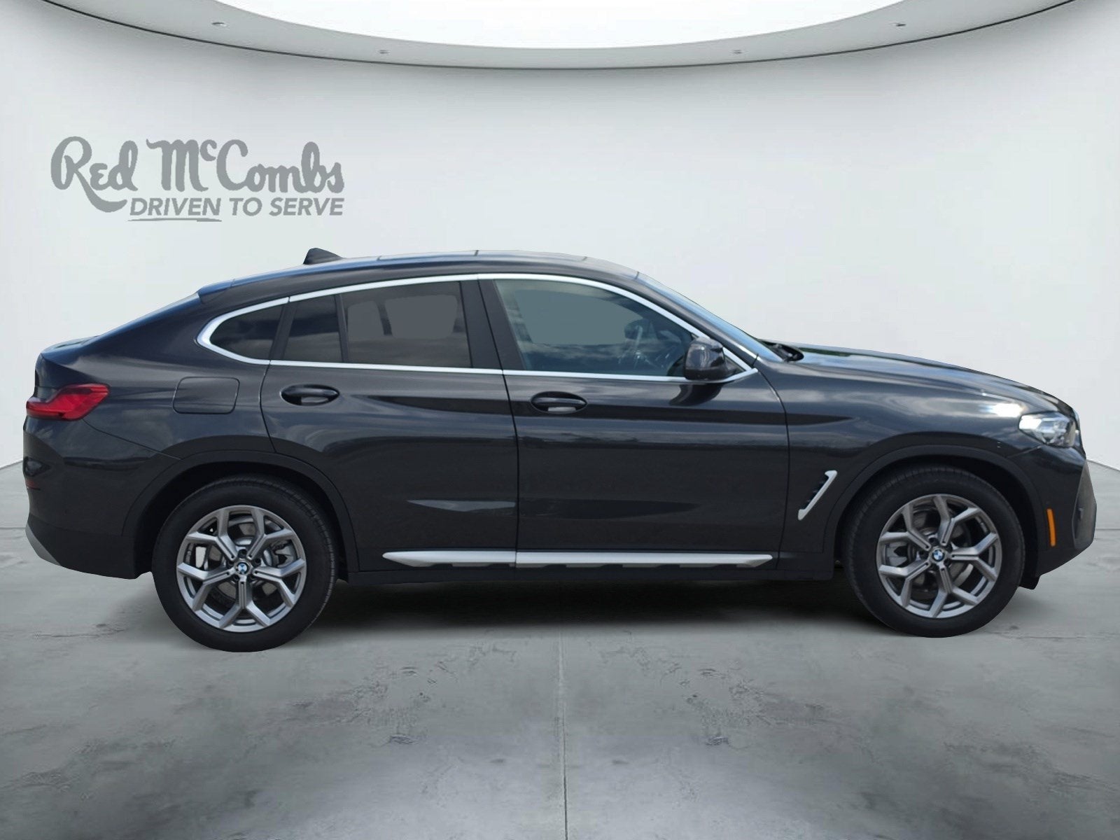 2025 BMW X4 xDrive30i