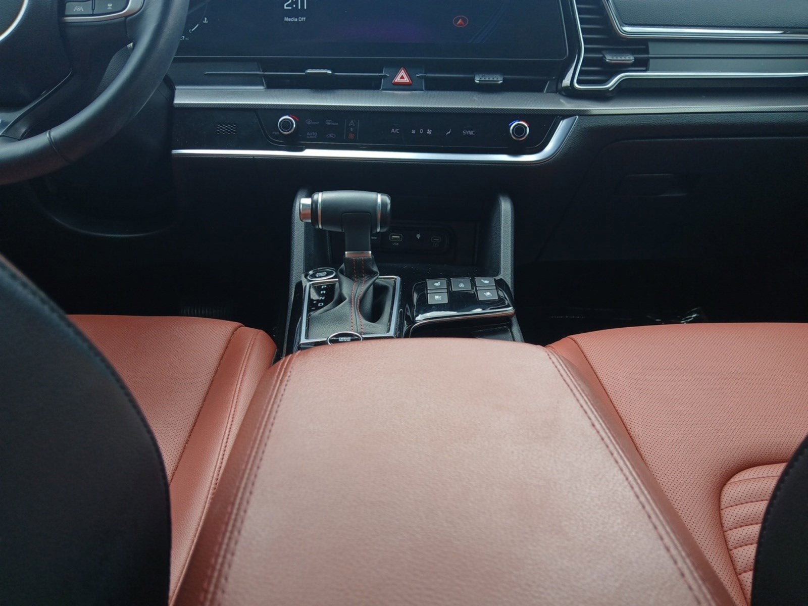 2024 Kia Sportage SX-Prestige W/ HEATED & VENTILATED FRONT SEATS