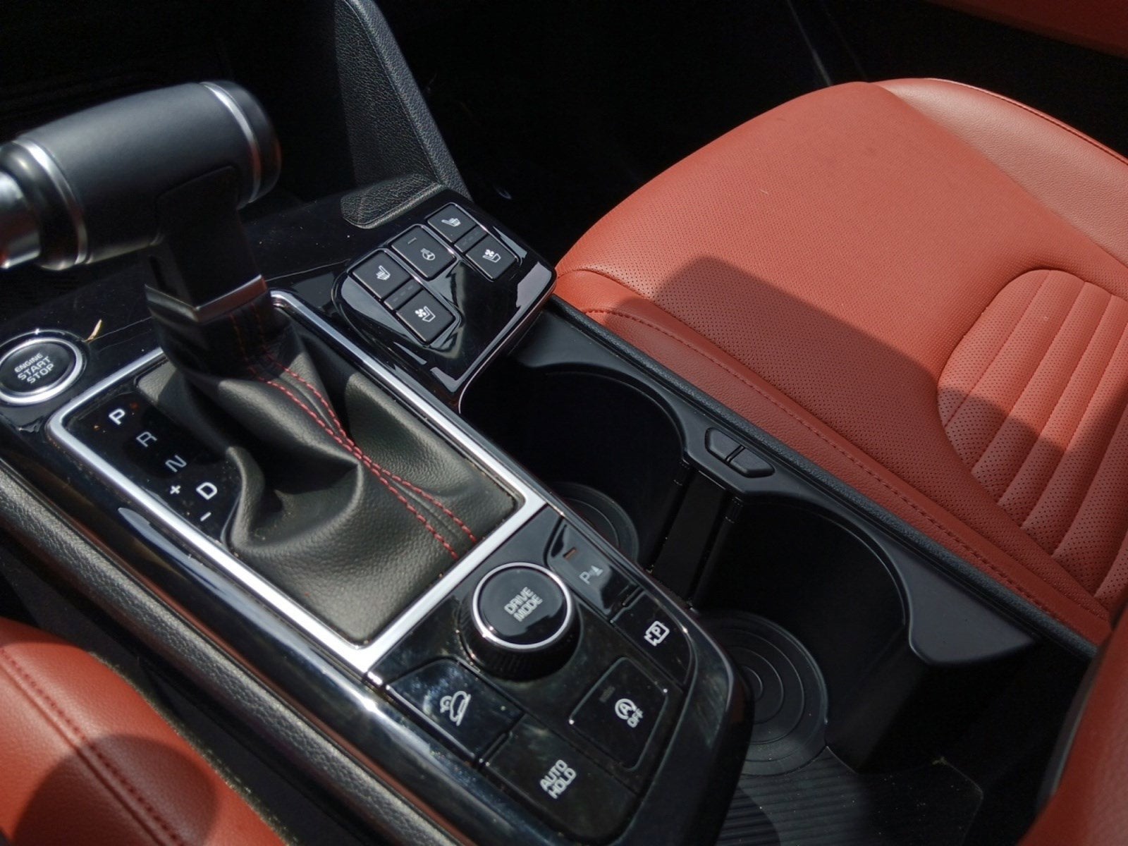 2024 Kia Sportage SX-Prestige W/ HEATED & VENTILATED FRONT SEATS