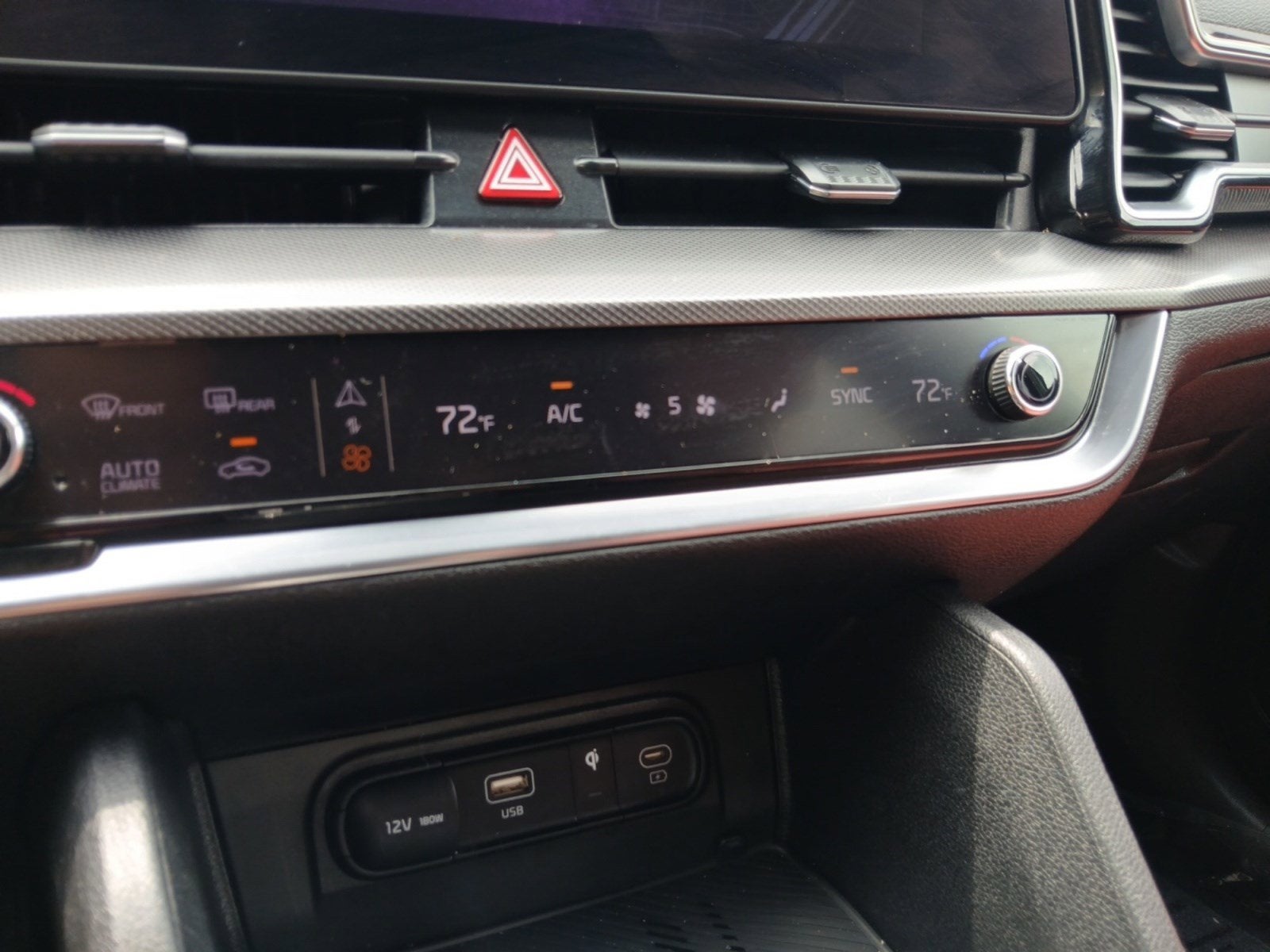 2024 Kia Sportage SX-Prestige W/ HEATED & VENTILATED FRONT SEATS