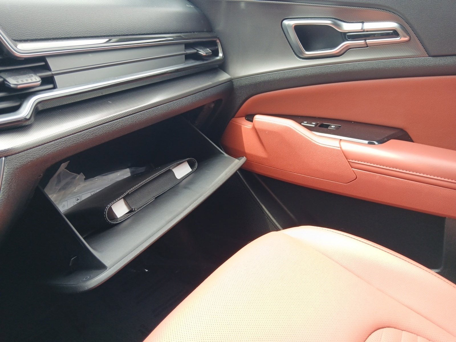 2024 Kia Sportage SX-Prestige W/ HEATED & VENTILATED FRONT SEATS
