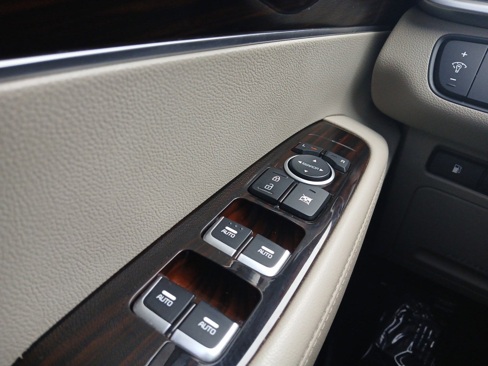 2019 Kia Sorento LX W/ BACK-UP CAMERA & HEATED FRONT SEATS