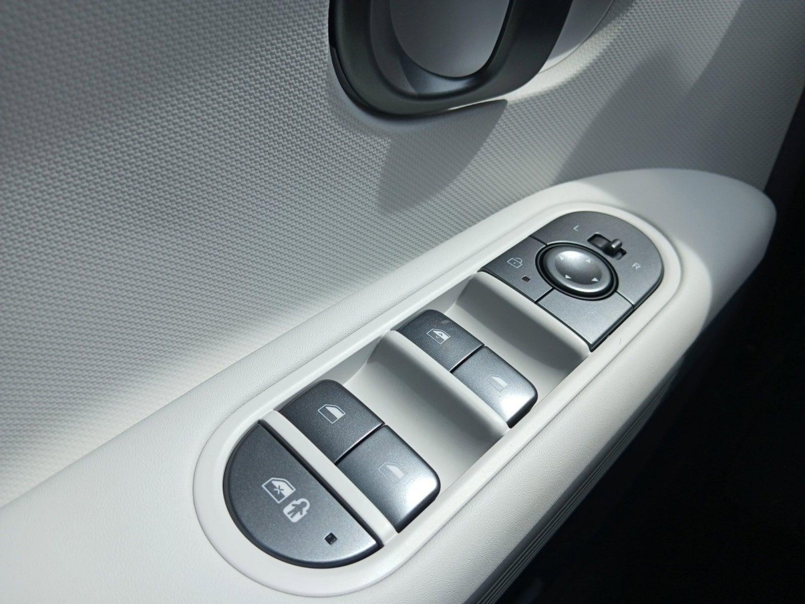 2026 Hyundai IONIQ 5 SE