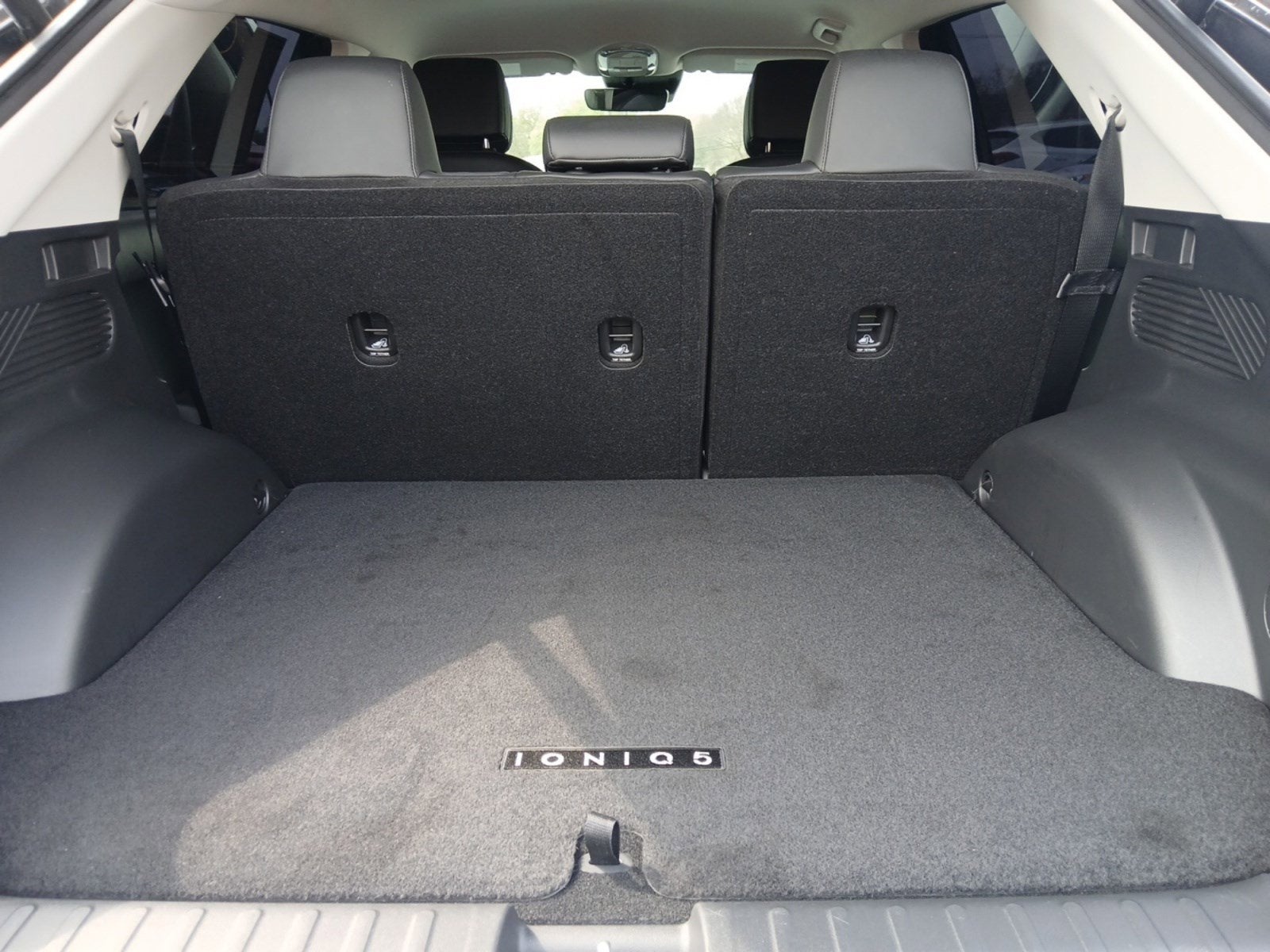 2025 Hyundai IONIQ 5 SEL W/ NAVIGATION & SMART CRUISE CONTROL