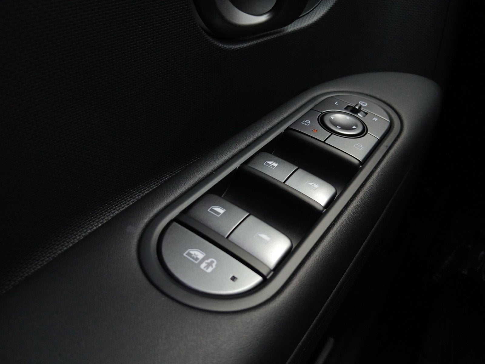 2025 Hyundai IONIQ 5 SEL W/ NAVIGATION & SMART CRUISE CONTROL