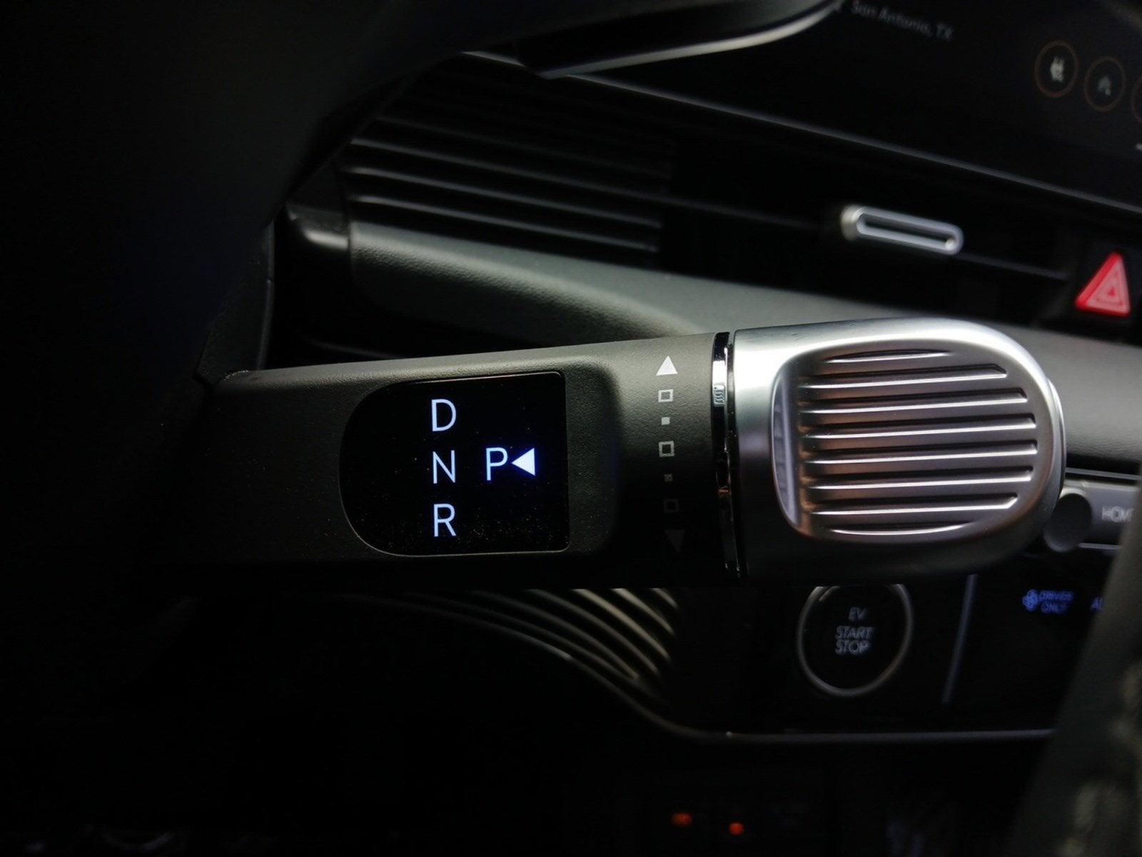 2025 Hyundai IONIQ 5 SEL W/ NAVIGATION & SMART CRUISE CONTROL