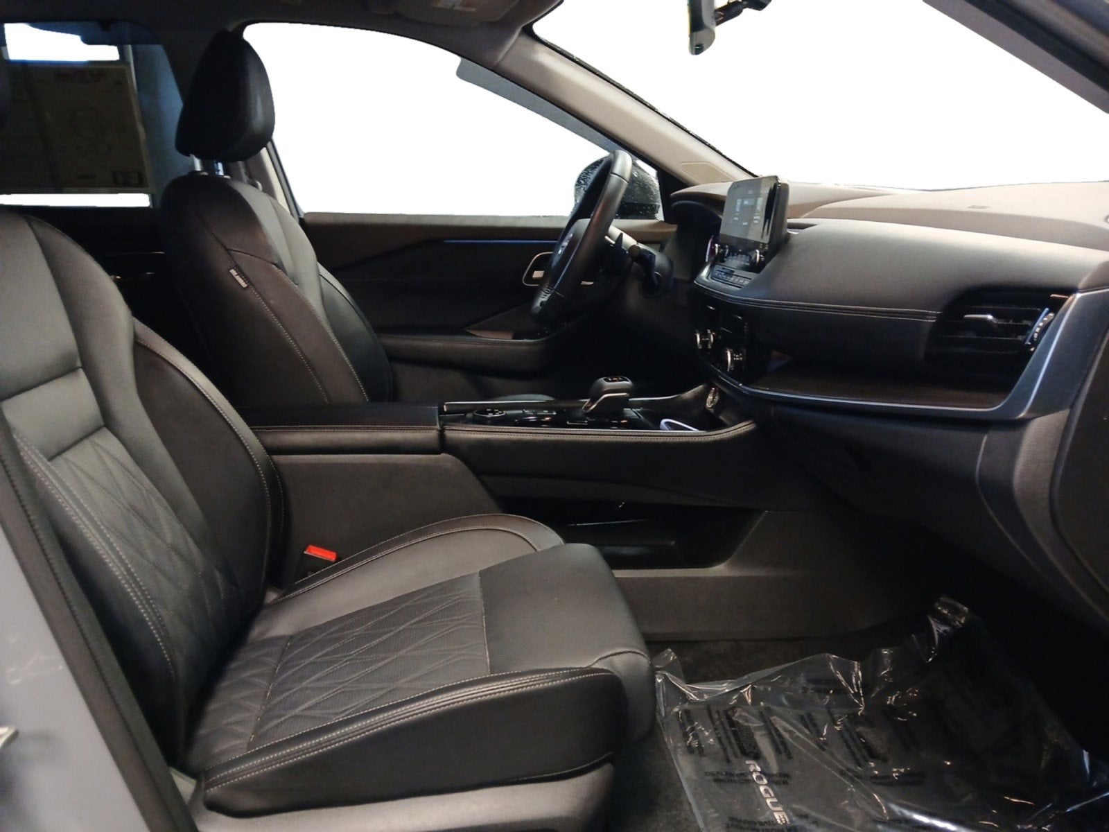 2023 Nissan Rogue Platinum W/ PANORAMIC SUNROOF & HEADS-UP DISPLAY