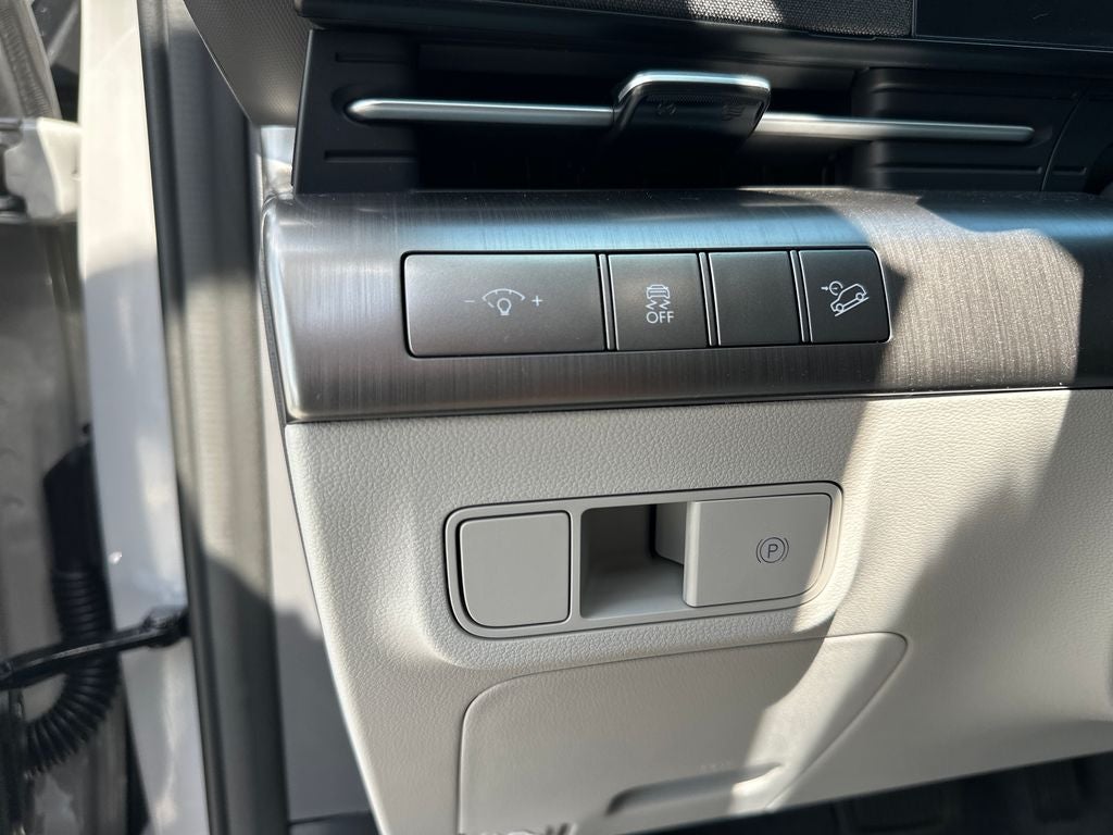 2027 Hyundai Kona SE