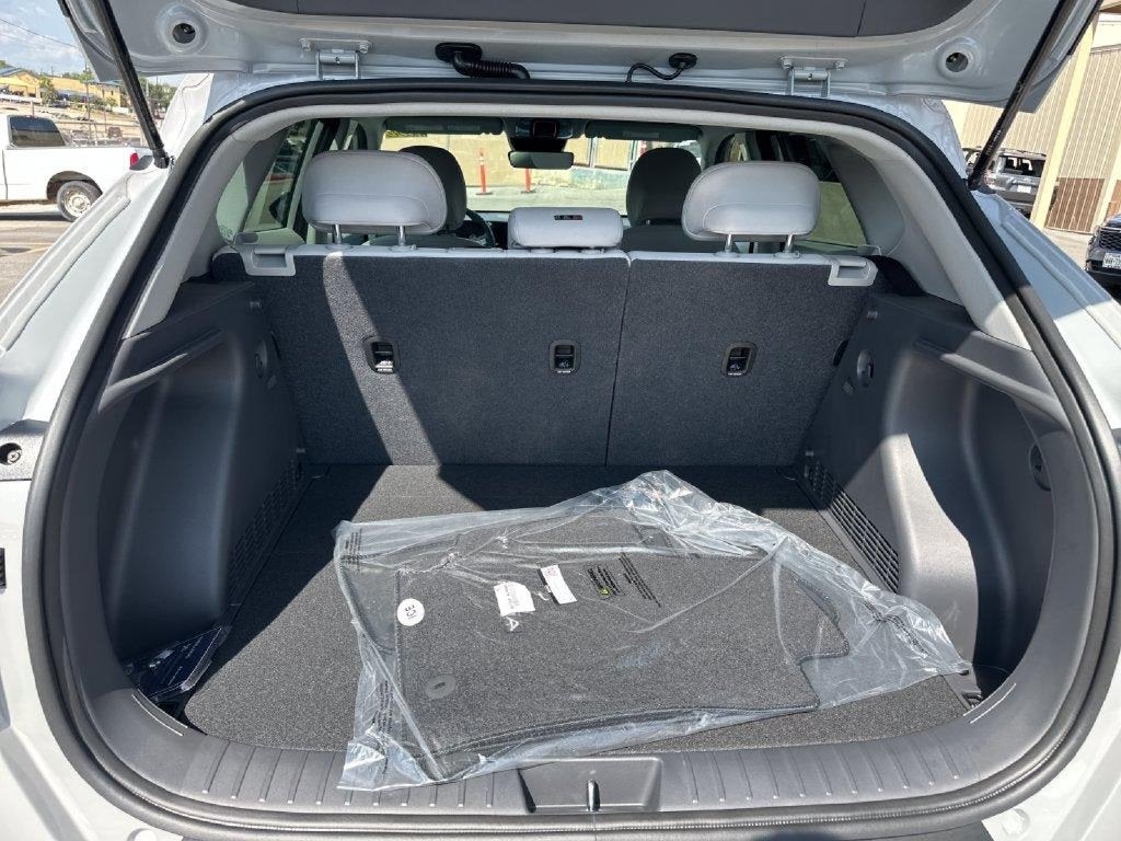 2027 Hyundai Kona SE