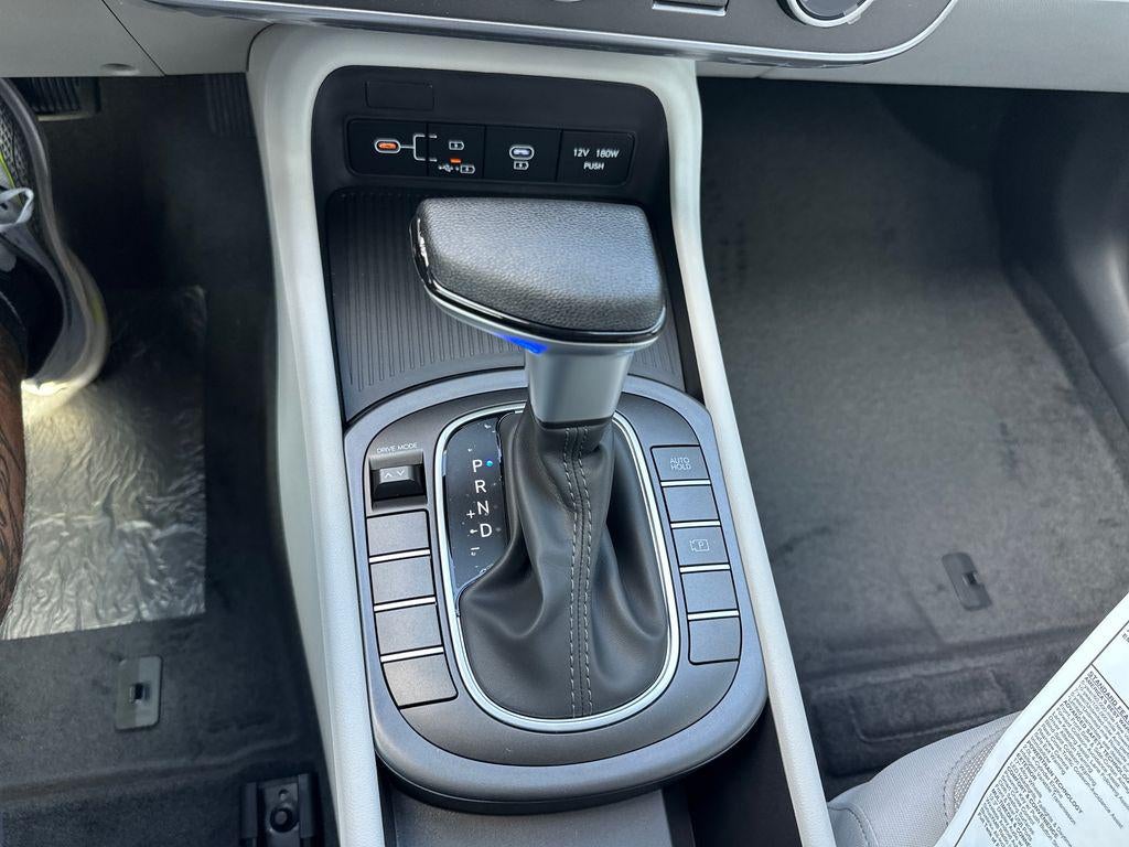 2027 Hyundai Kona SE