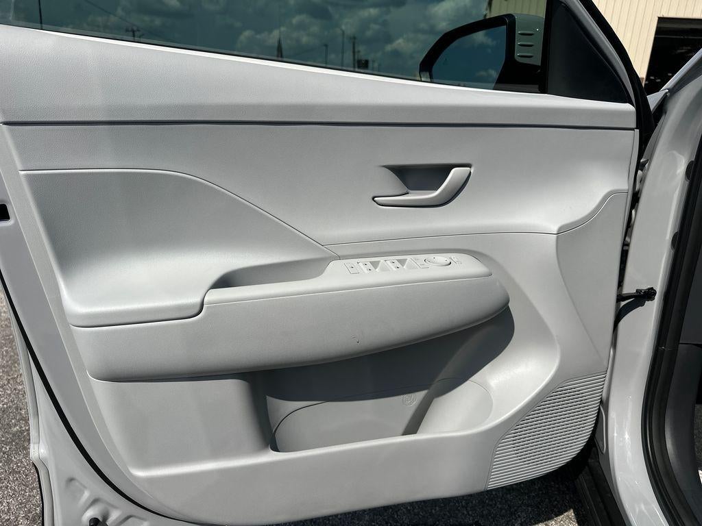 2027 Hyundai Kona SE