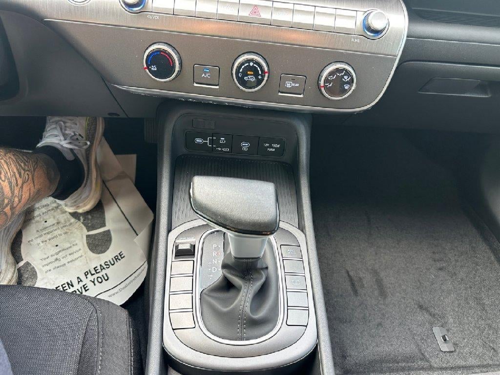 2027 Hyundai Kona SE