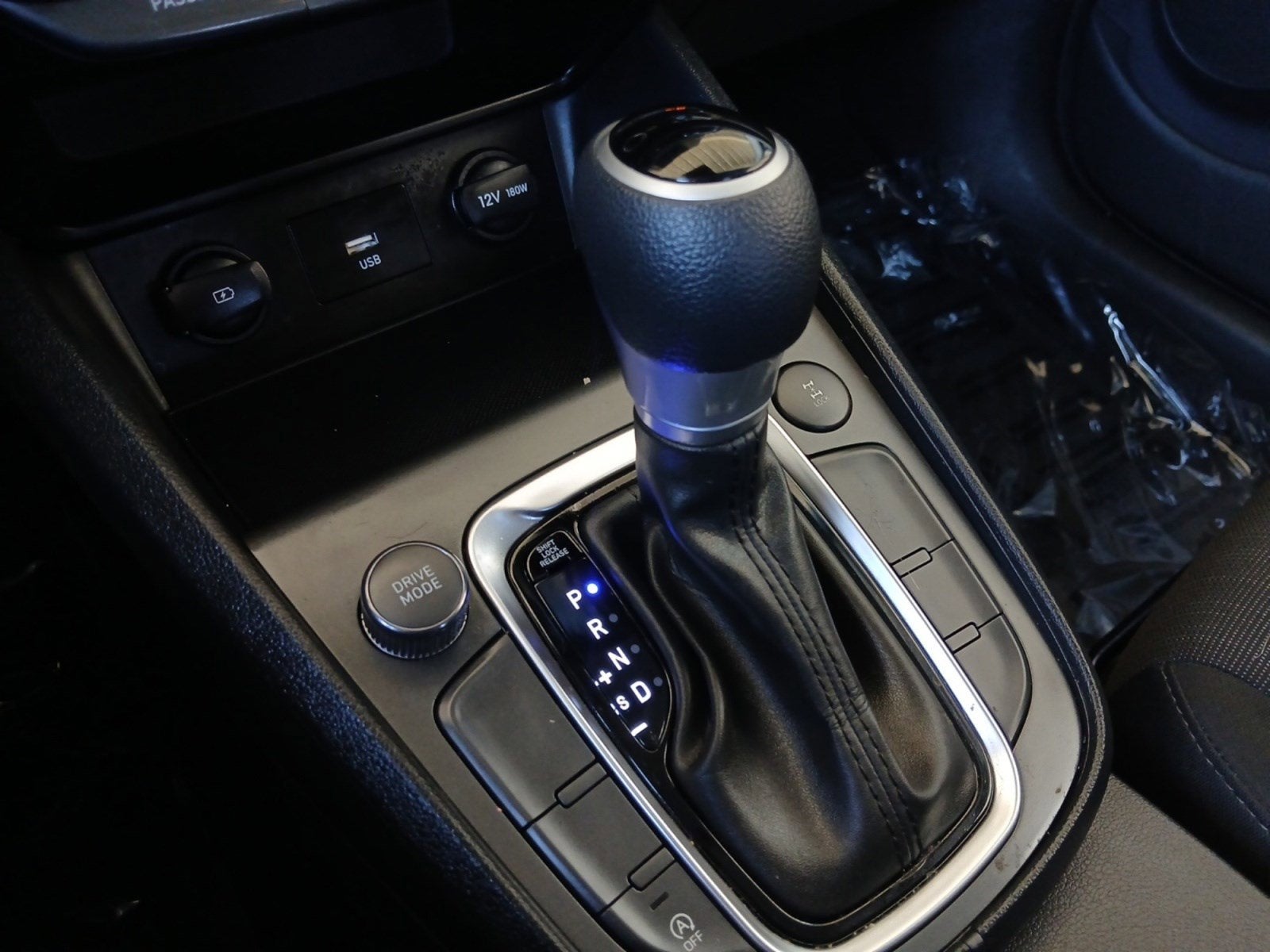 2022 Hyundai Kona SEL W/ SMART KEY AND PUSH START