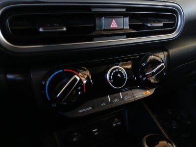 2022 Hyundai Kona SEL W/ SMART KEY AND PUSH START