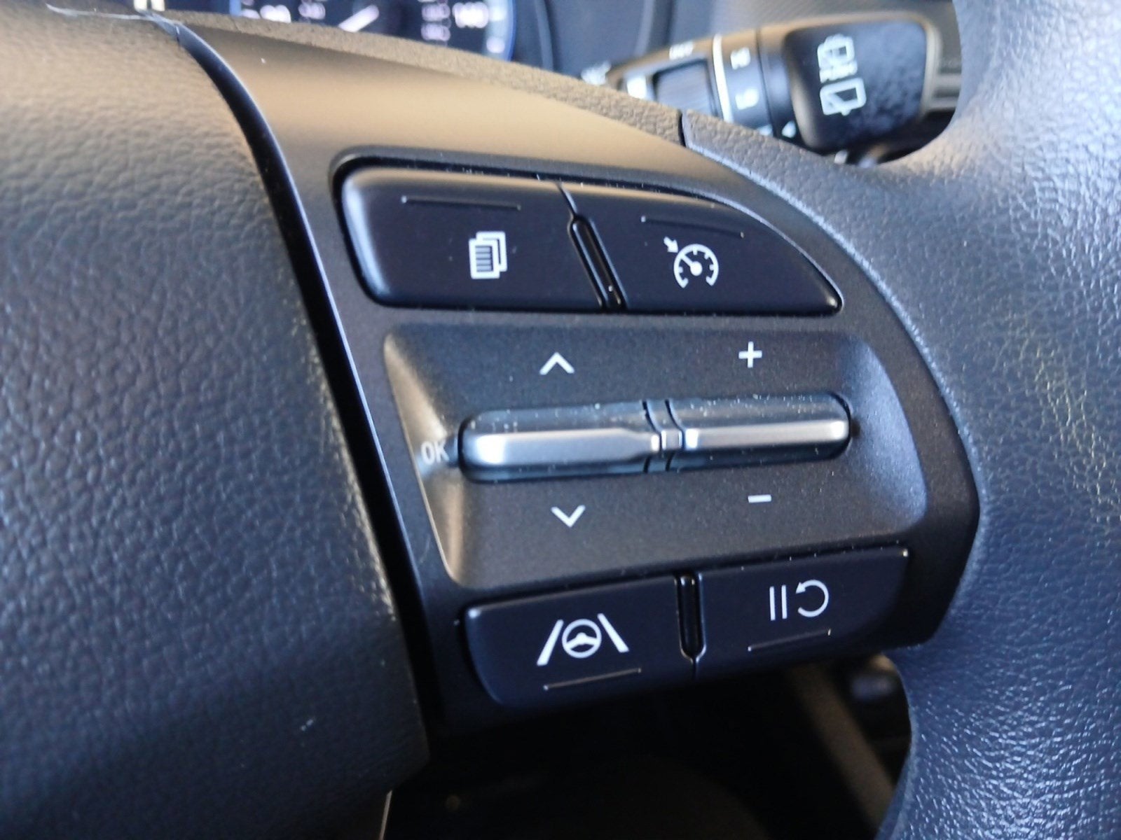 2022 Hyundai Kona SEL W/ SMART KEY AND PUSH START