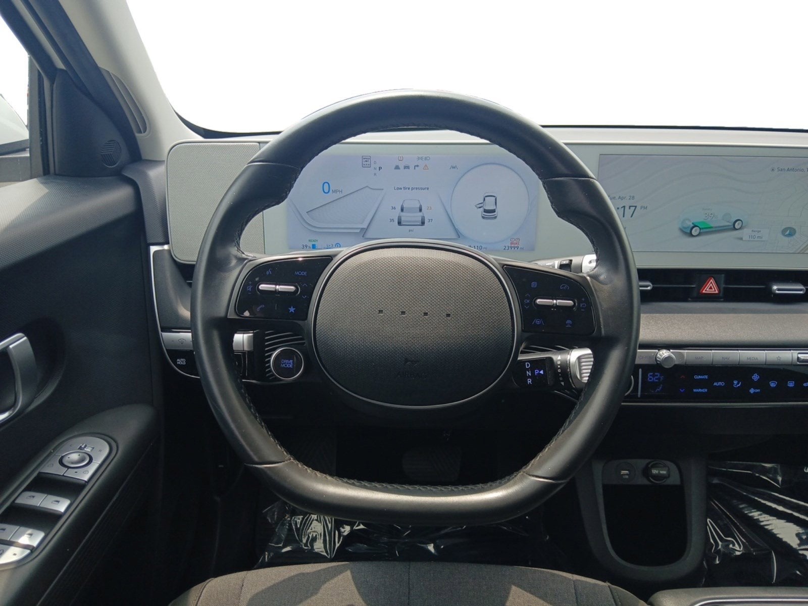 2024 Hyundai IONIQ 5 SE W/ REGENERATIVE BRAKING & BACK-UP CAMERA