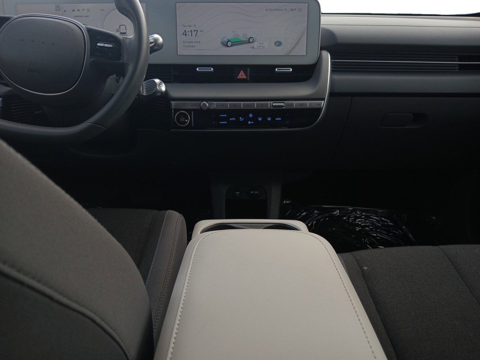 2024 Hyundai IONIQ 5 SE W/ GPS NAVIGATION & BACK-UP CAMERA