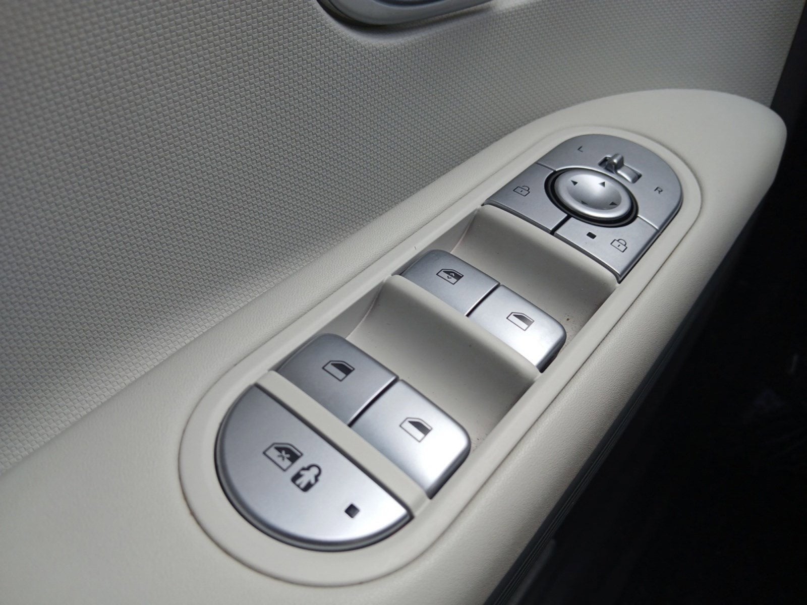 2024 Hyundai IONIQ 5 SE