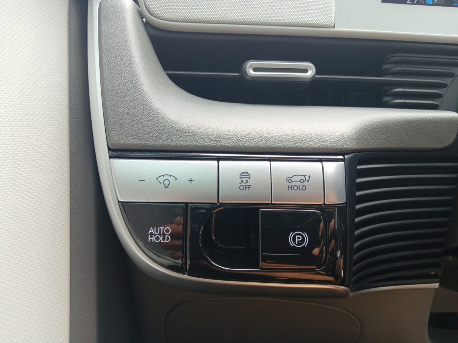 2024 Hyundai IONIQ 5 SEL W/ SMART CRUISE CONTROL & HEATED SEATS