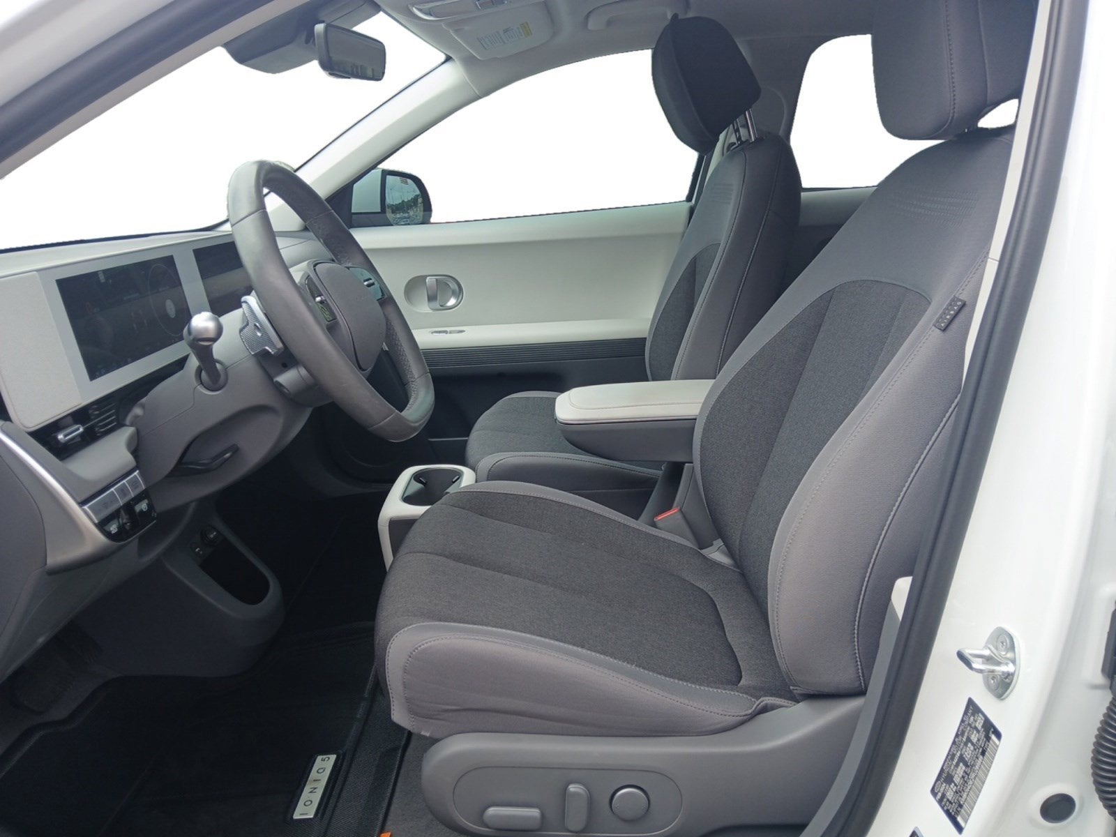2024 Hyundai IONIQ 5 SEL W/ SMART CRUISE CONTROL & HEATED SEATS