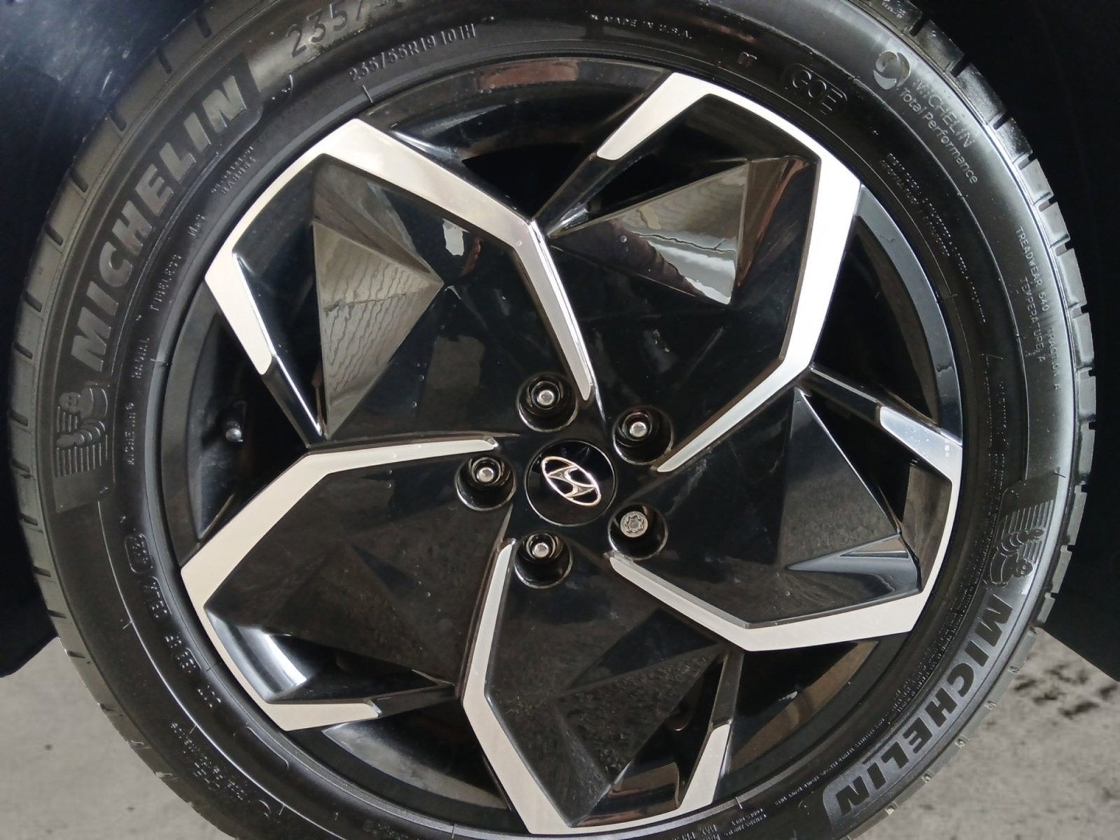 2024 Hyundai IONIQ 5 SEL W/ BLIND SPOT COLLISION AVOIDANCE ASSIST